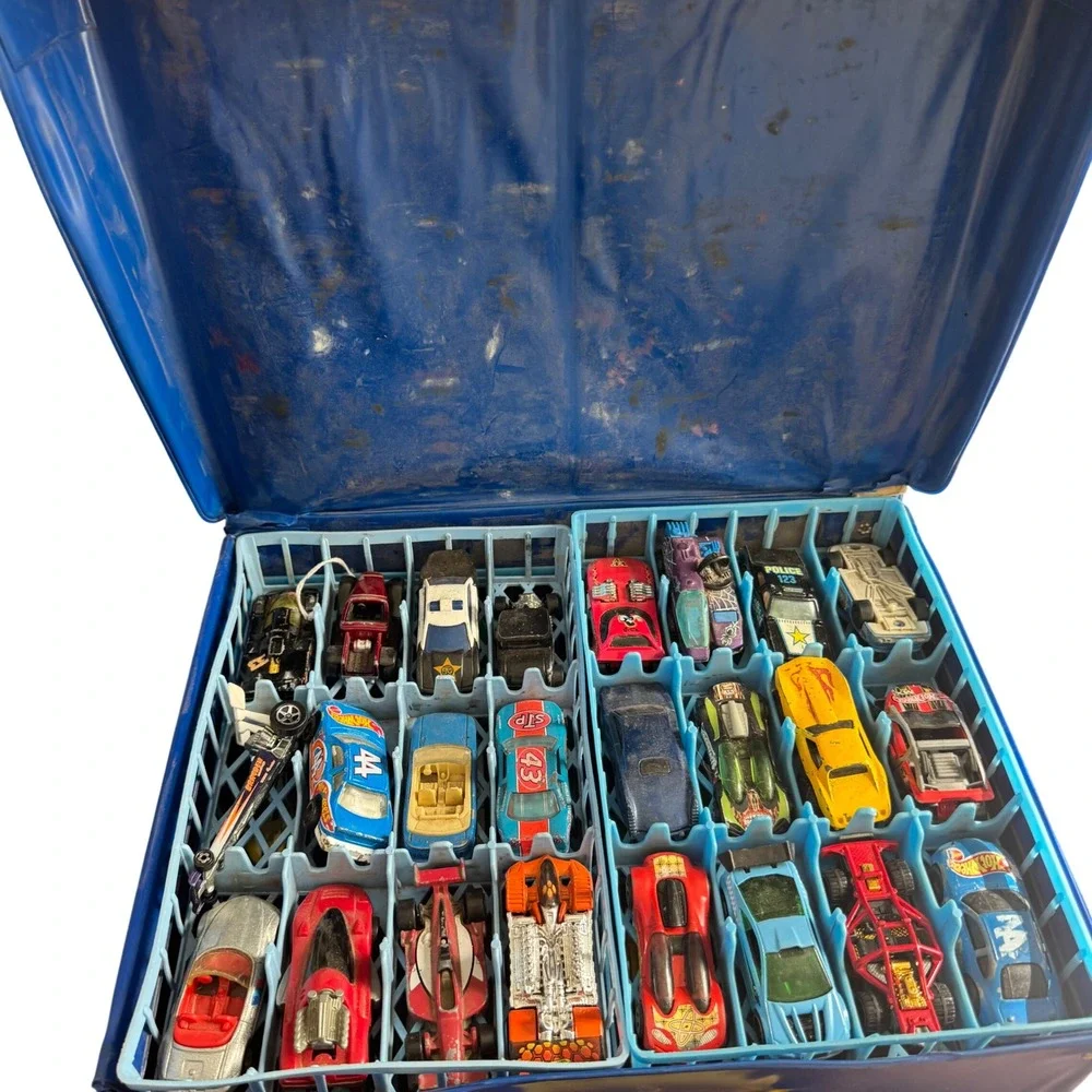 Vintage Tara Toy Corp 48 Car Case Vinyl Carrier with 22 Die Cast Cars No. 20300